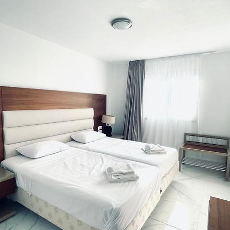 Fotoxenia Luxury Apts Paralimni Eksteriør billede
