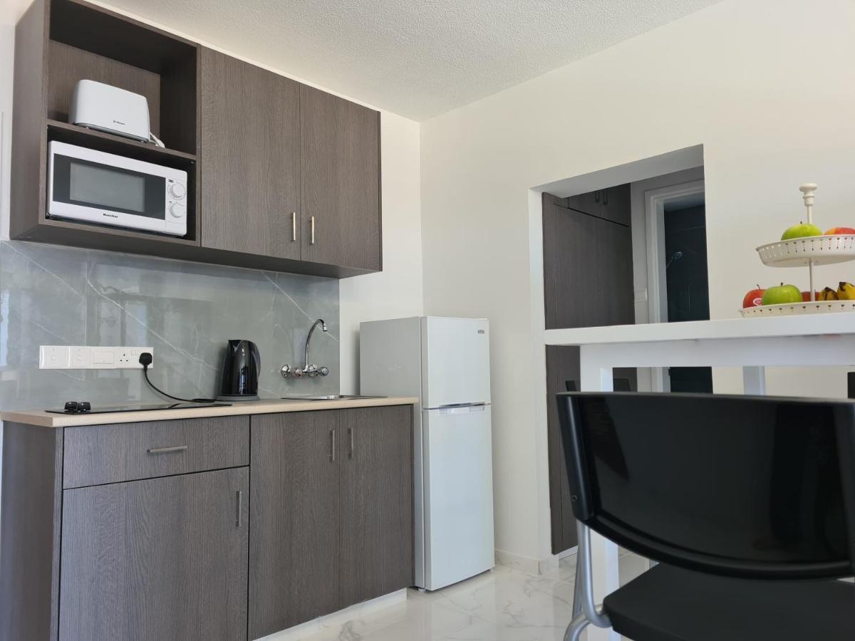 Fotoxenia Luxury Apts Paralimni Eksteriør billede
