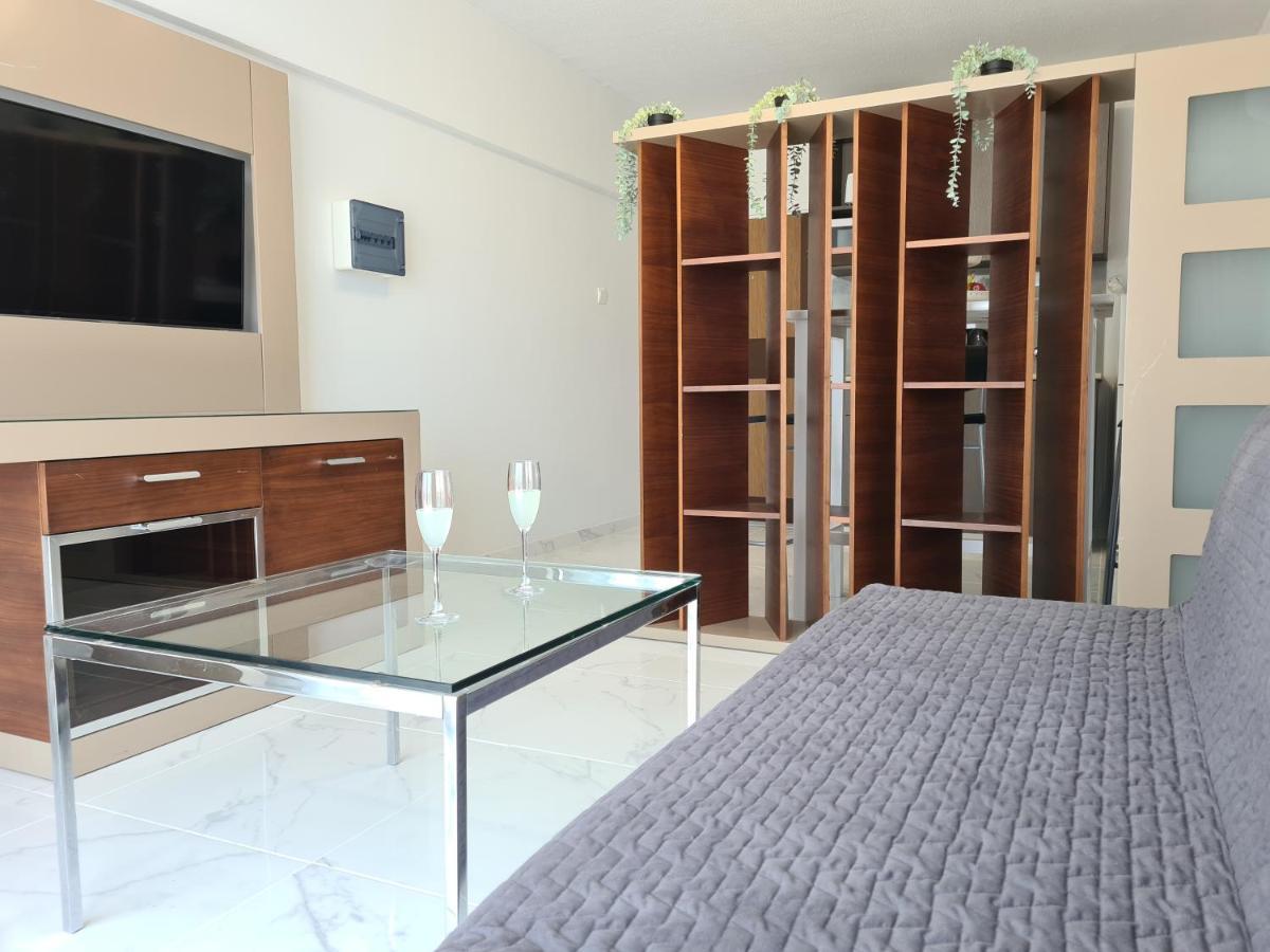 Fotoxenia Luxury Apts Paralimni Eksteriør billede