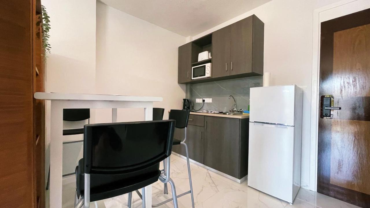Fotoxenia Luxury Apts Paralimni Eksteriør billede