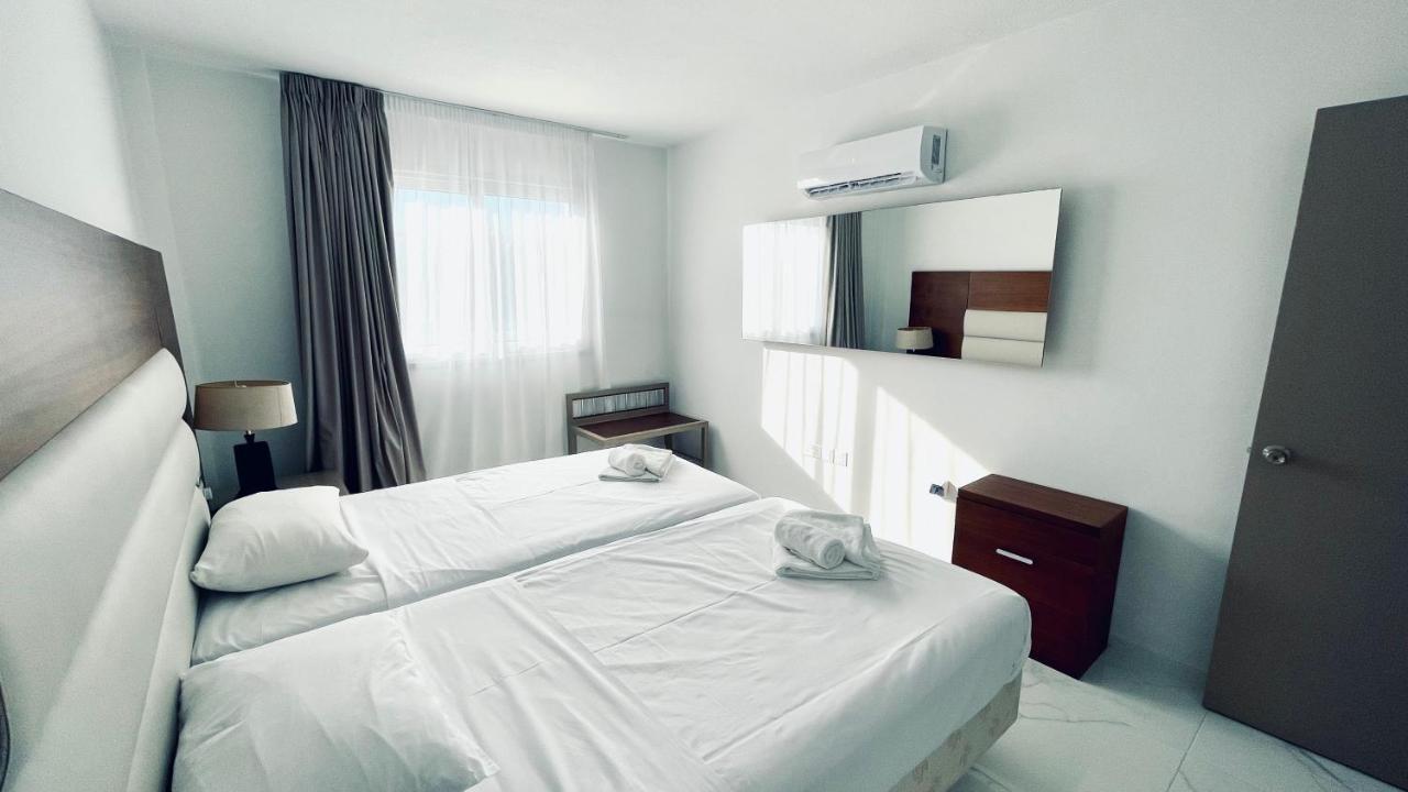 Fotoxenia Luxury Apts Paralimni Eksteriør billede