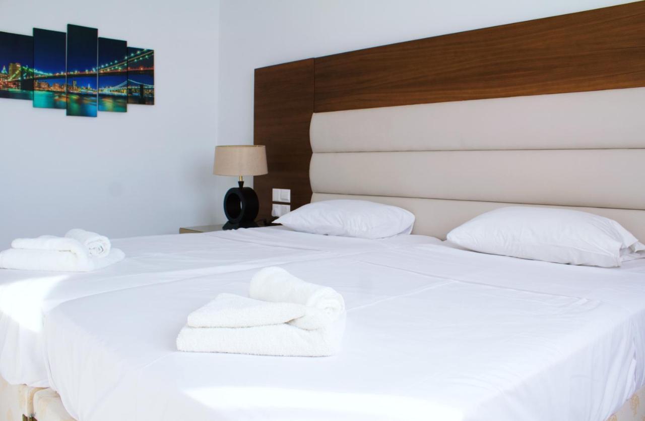 Fotoxenia Luxury Apts Paralimni Eksteriør billede